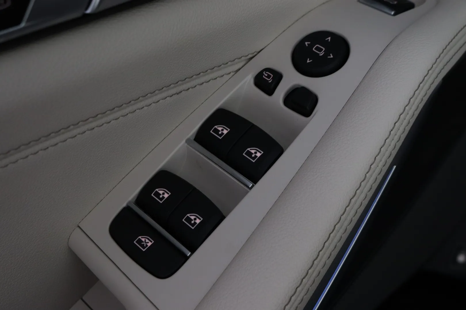 BMW X5 IPX-503 carousel image