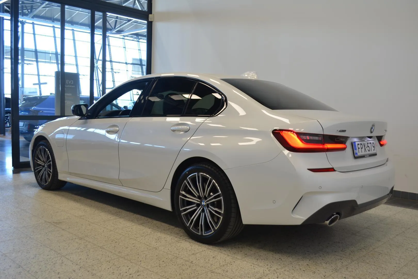 BMW 330 FPX-579 carousel image