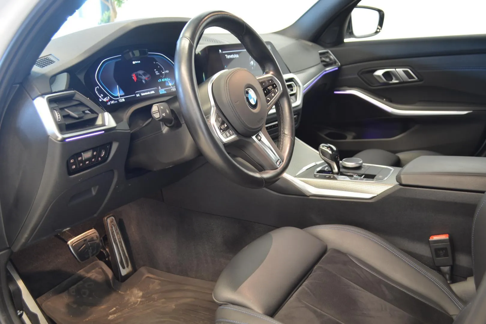 BMW 330 FPX-579 carousel image