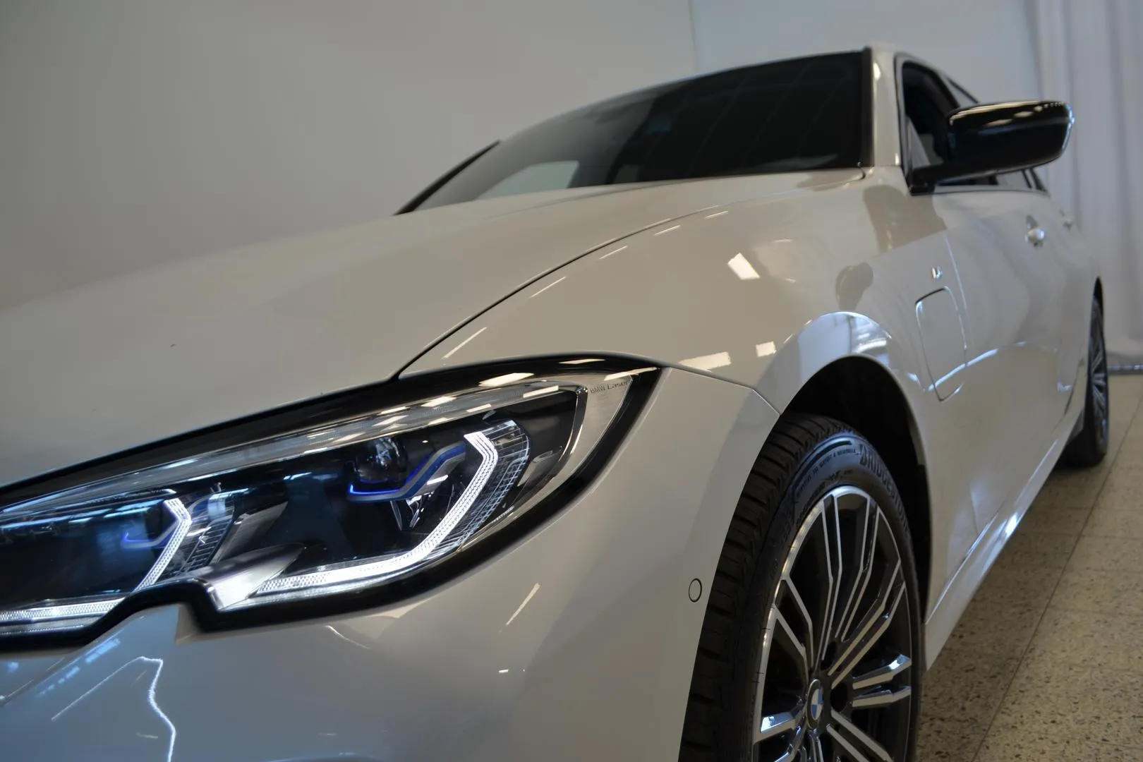 BMW 330 FPX-579 carousel image