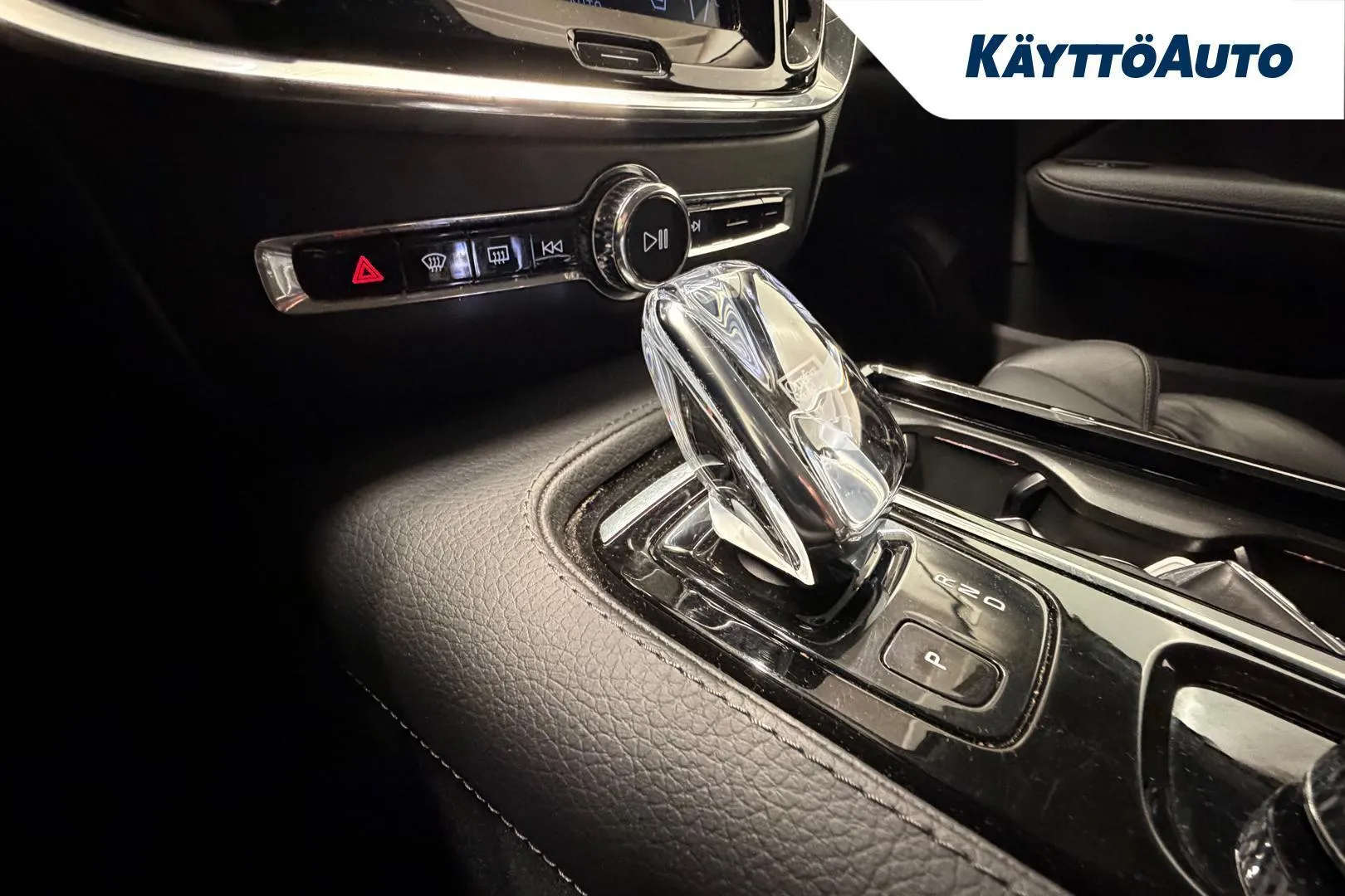 Volvo V60 XPJ-316 carousel image