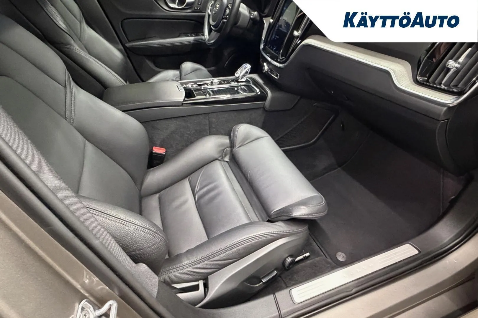 Volvo V60 XPJ-316 carousel image