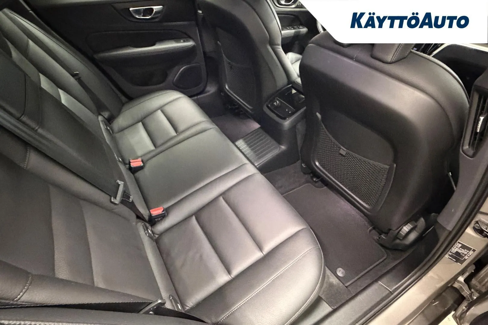 Volvo V60 XPJ-316 carousel image