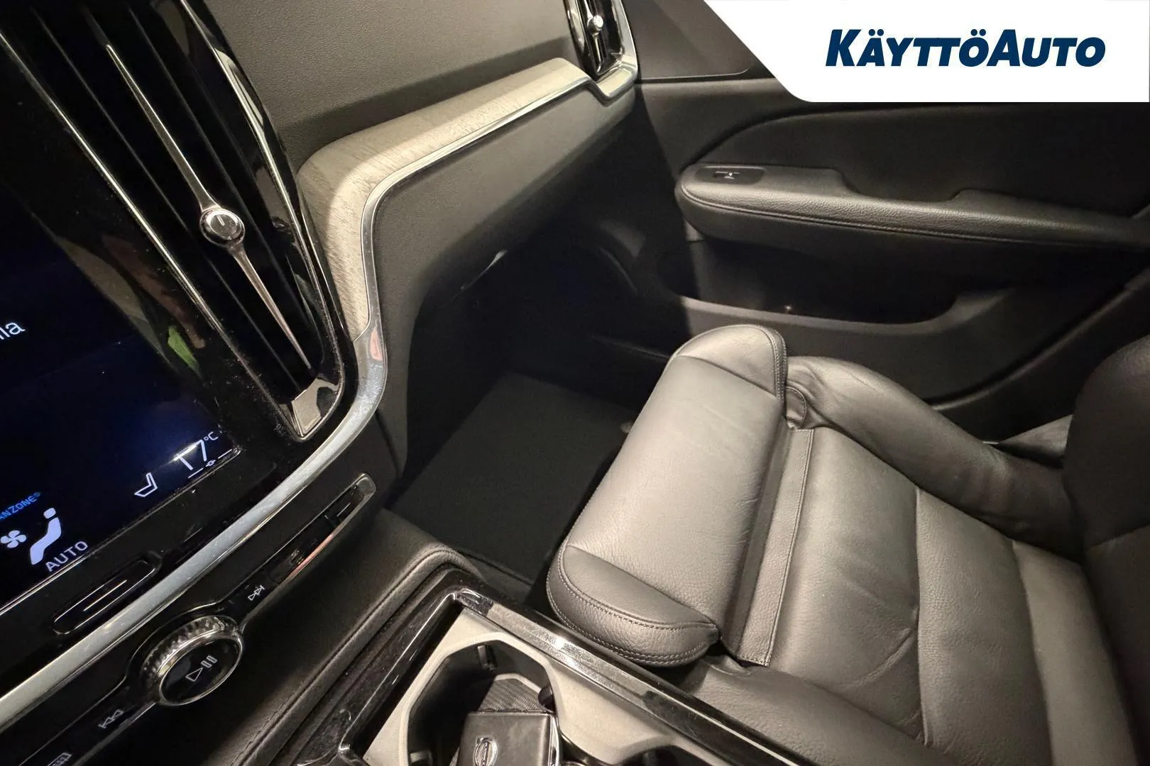 Volvo V60 XPJ-316 carousel image