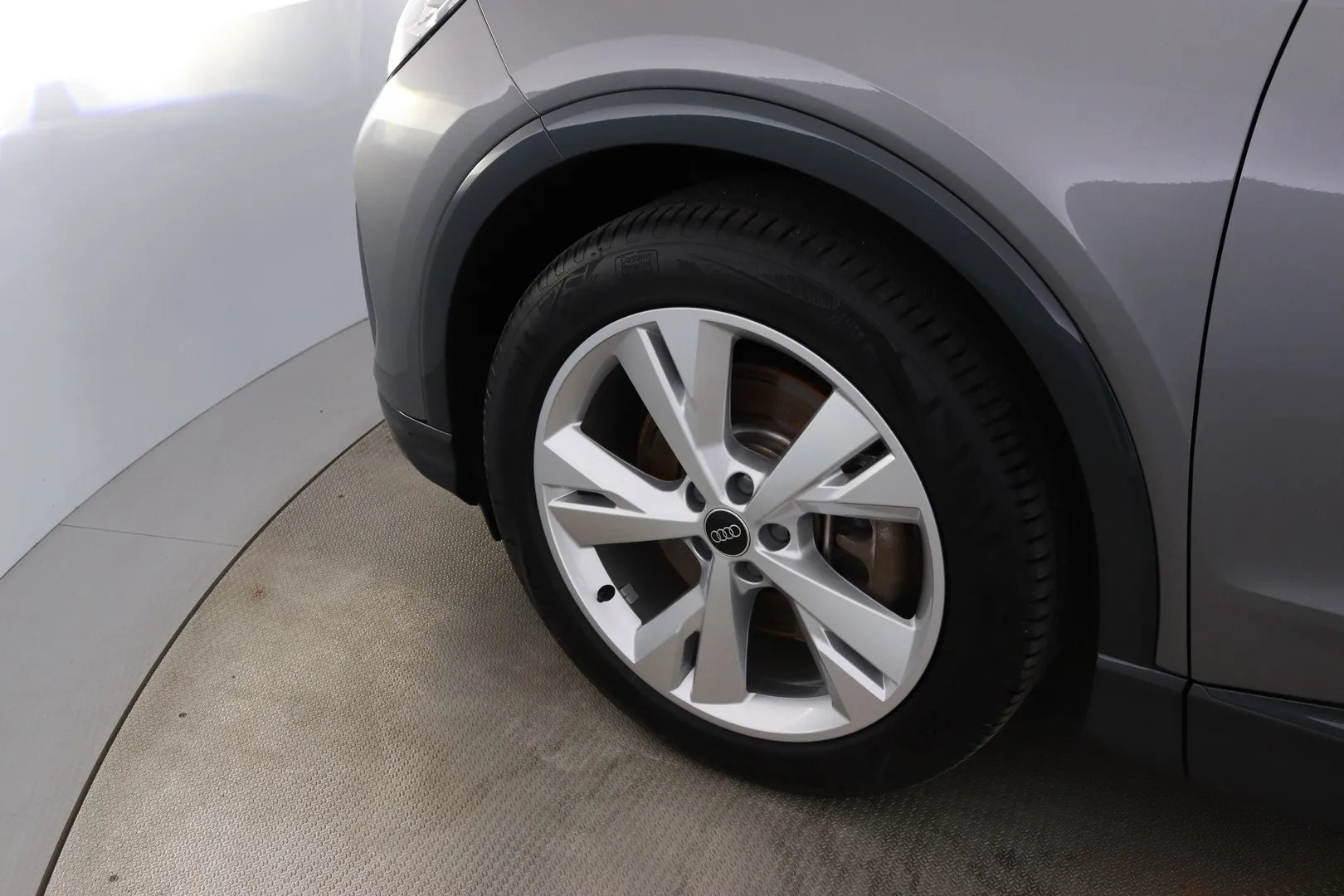 Audi Q4 e-tron MVJ-910 carousel image