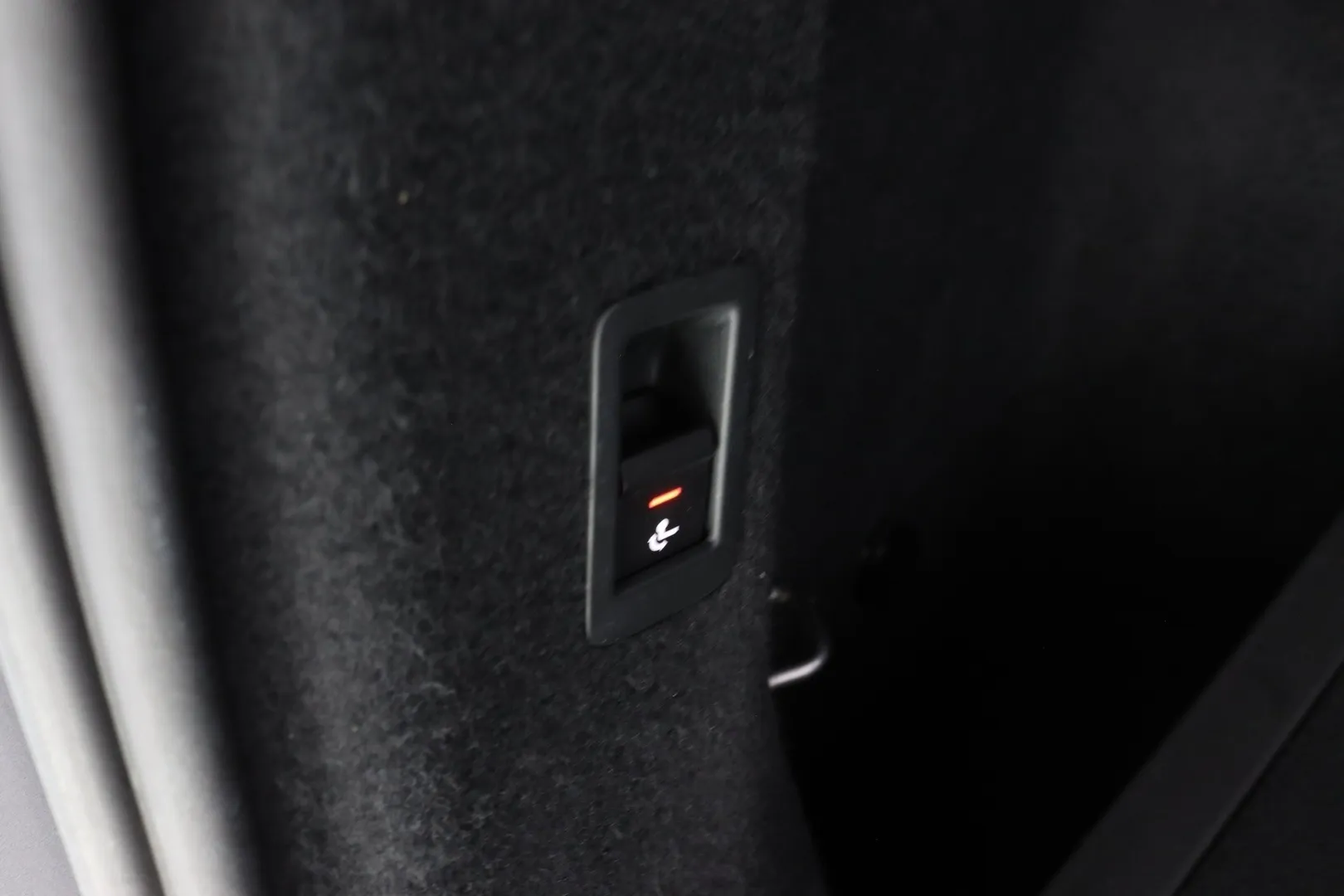 Audi Q4 e-tron MVJ-910 carousel image