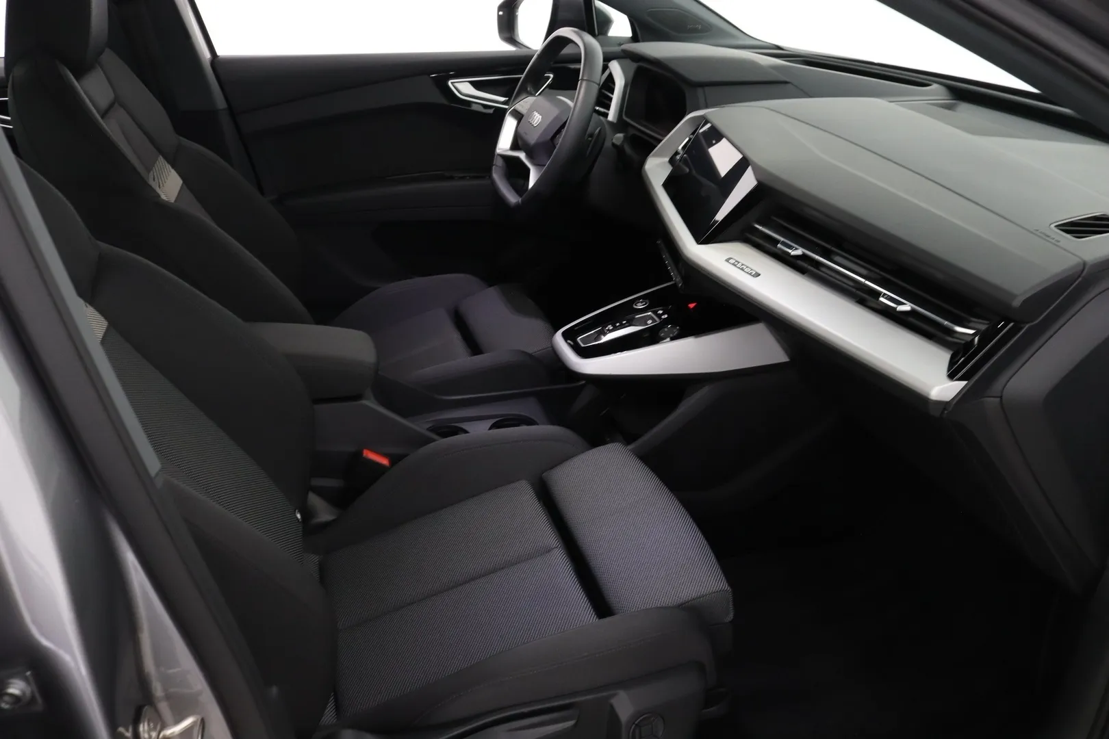 Audi Q4 e-tron MVJ-910 carousel image