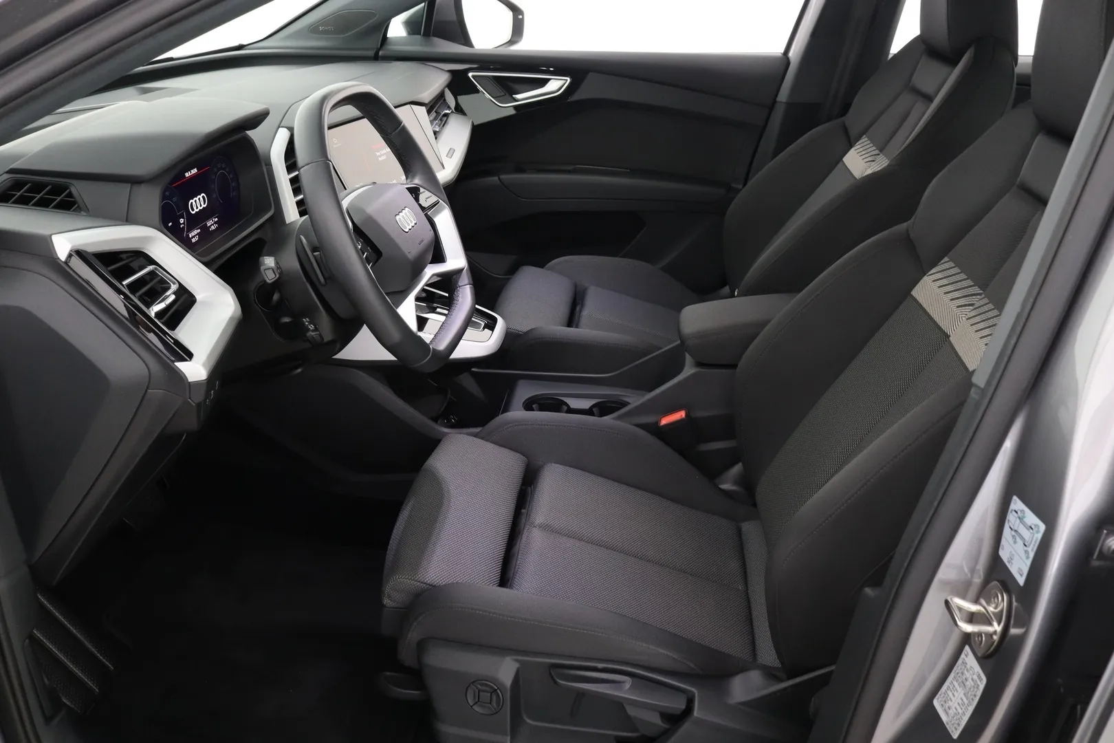 Audi Q4 e-tron MVJ-910 carousel image
