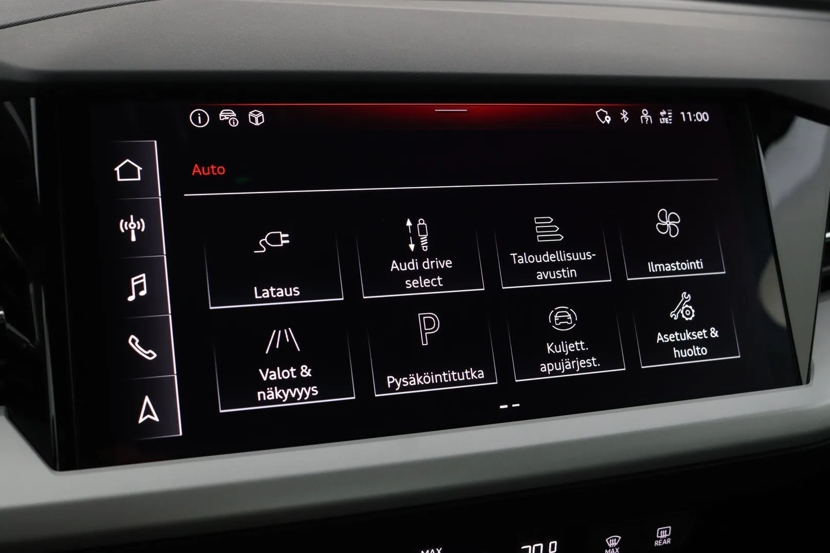 Audi Q4 e-tron MVJ-910 carousel image