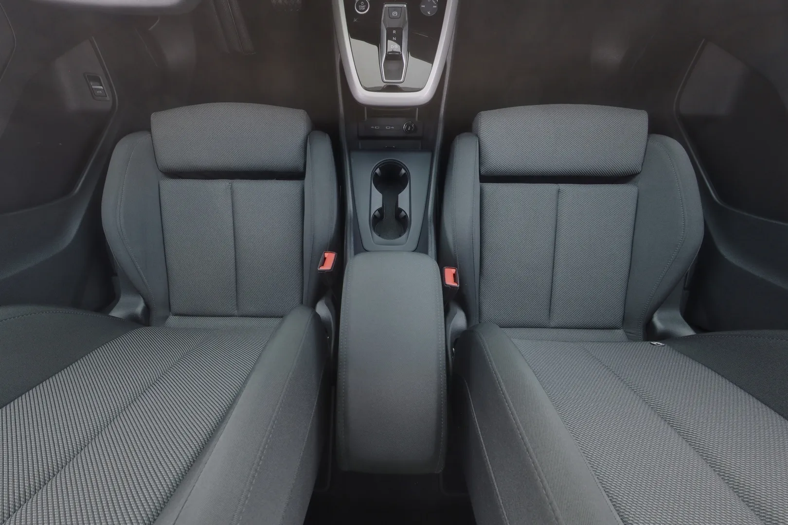 Audi Q4 e-tron MVJ-910 carousel image