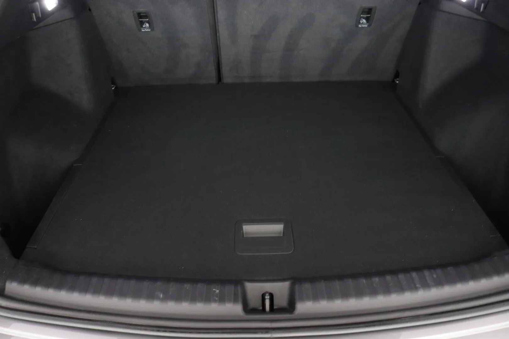 Audi Q4 e-tron MVJ-910 carousel image