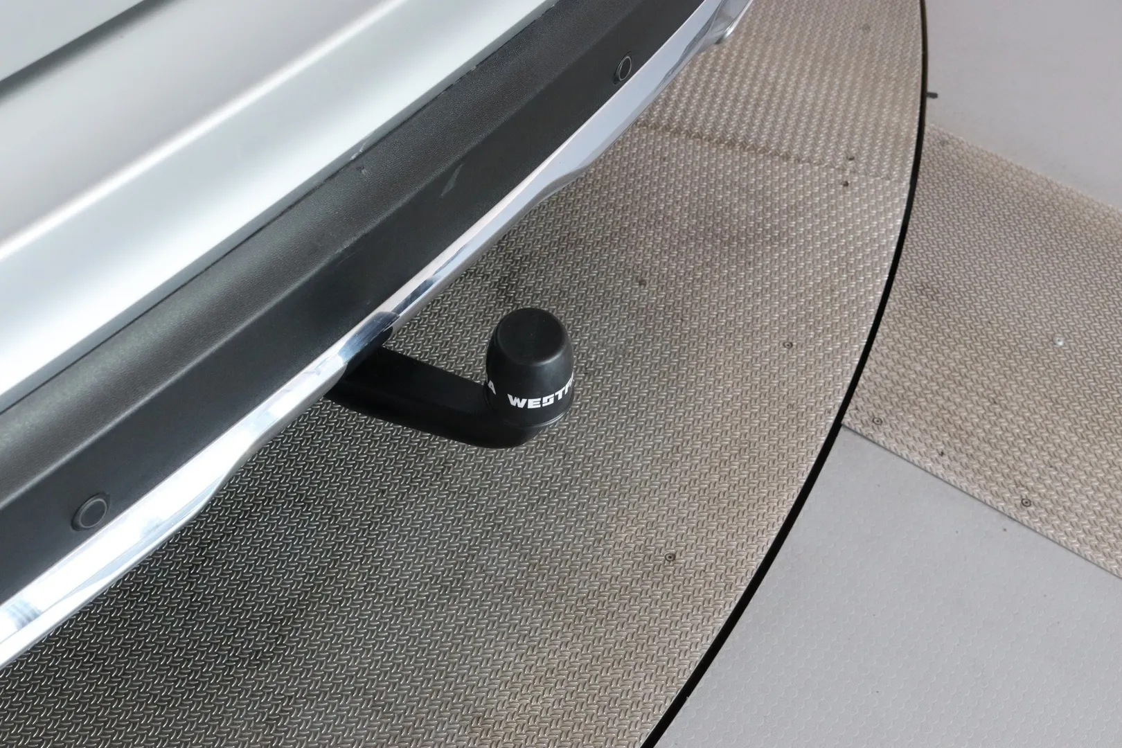 Mercedes-Benz GLC GNE-687 carousel image