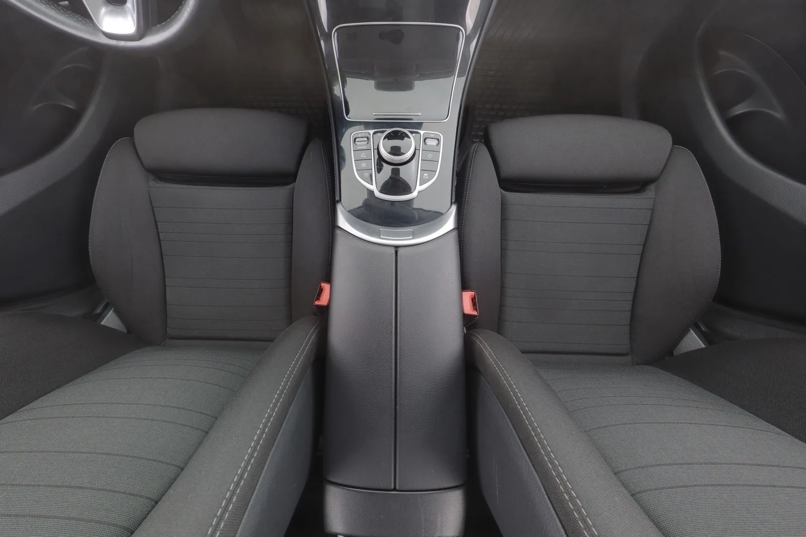 Mercedes-Benz GLC GNE-687 carousel image