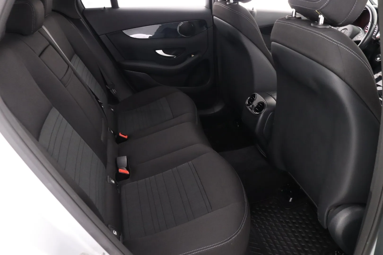 Mercedes-Benz GLC GNE-687 carousel image