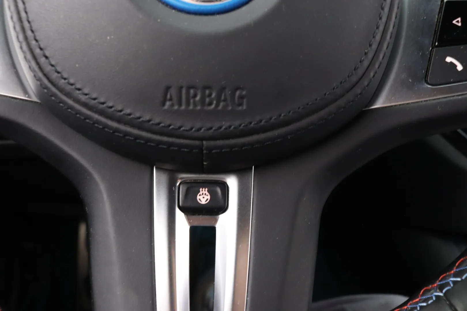 BMW i4 YMA-970 carousel image