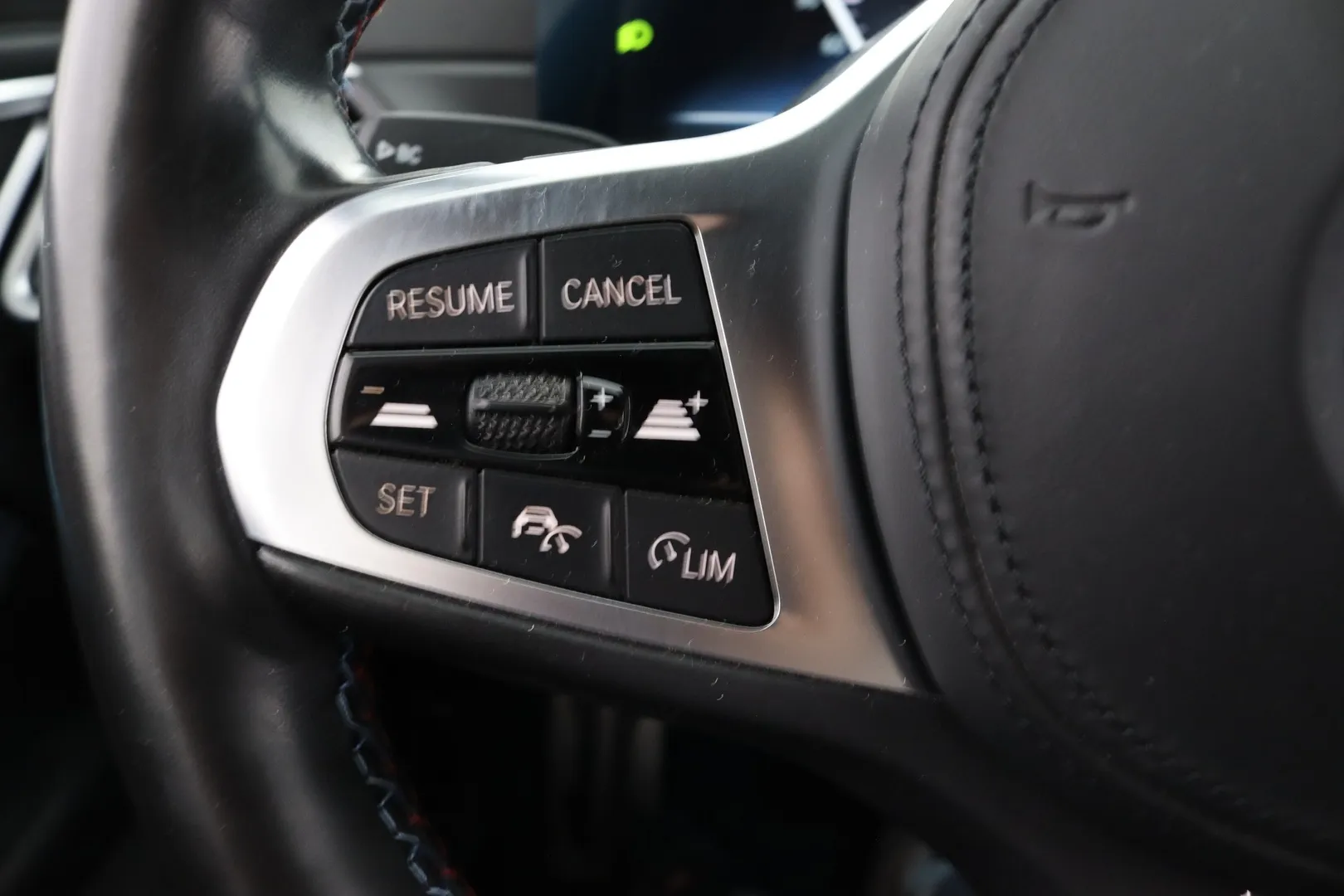 BMW i4 YMA-970 carousel image