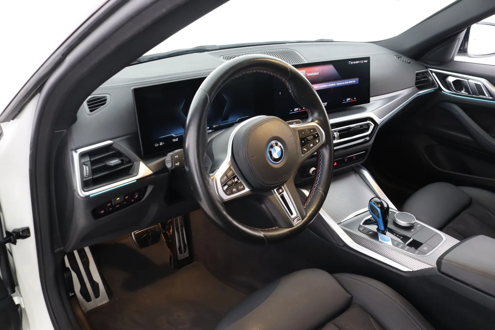 BMW i4 YMA-970 carousel image