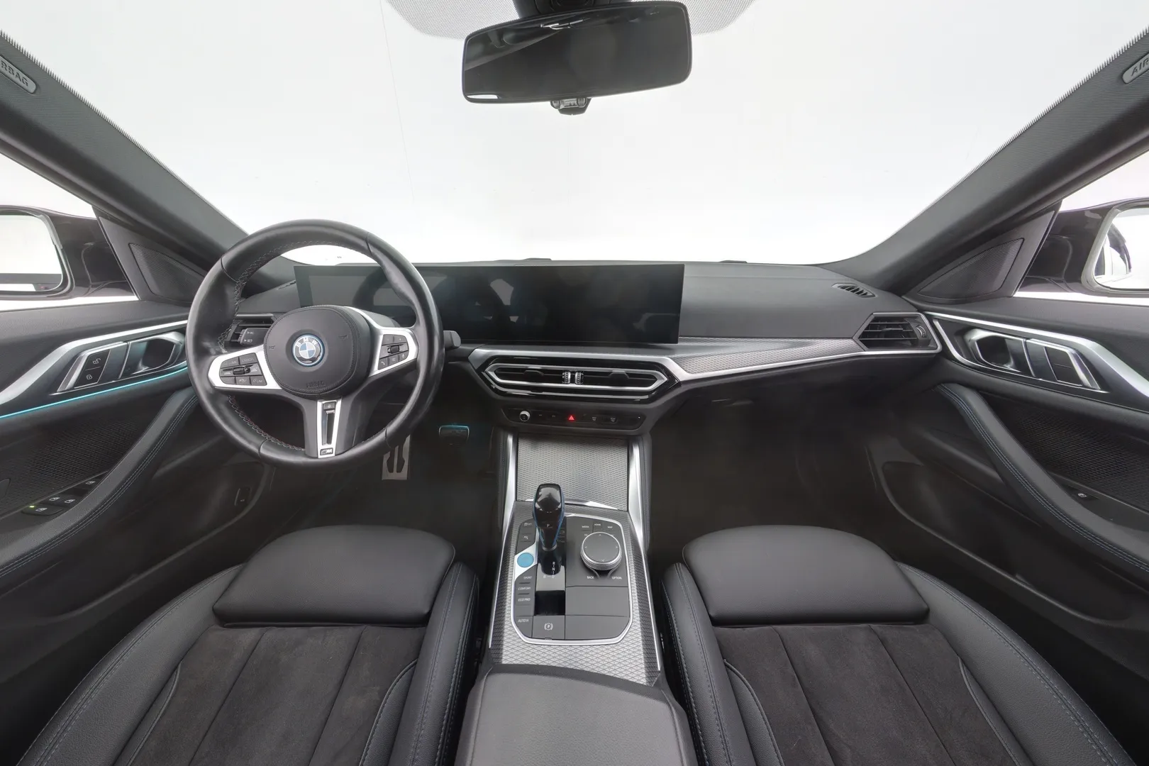 BMW i4 YMA-970 carousel image