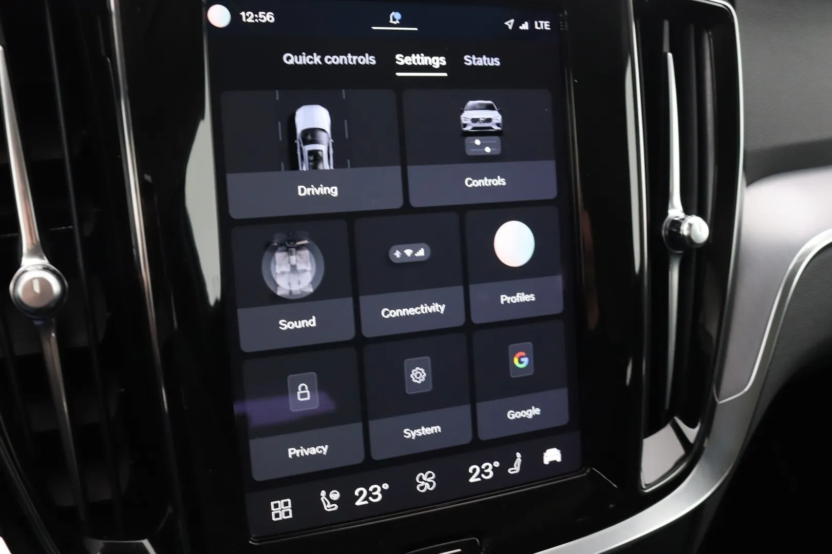 Volvo V60 YLZ-366 carousel image