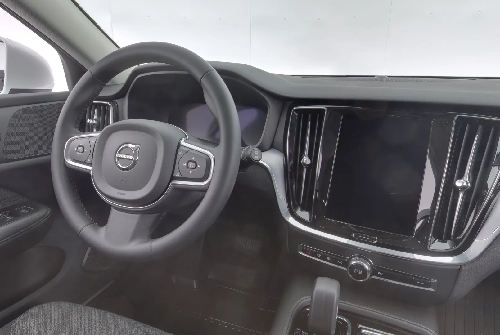 Volvo V60 YLZ-366 carousel image