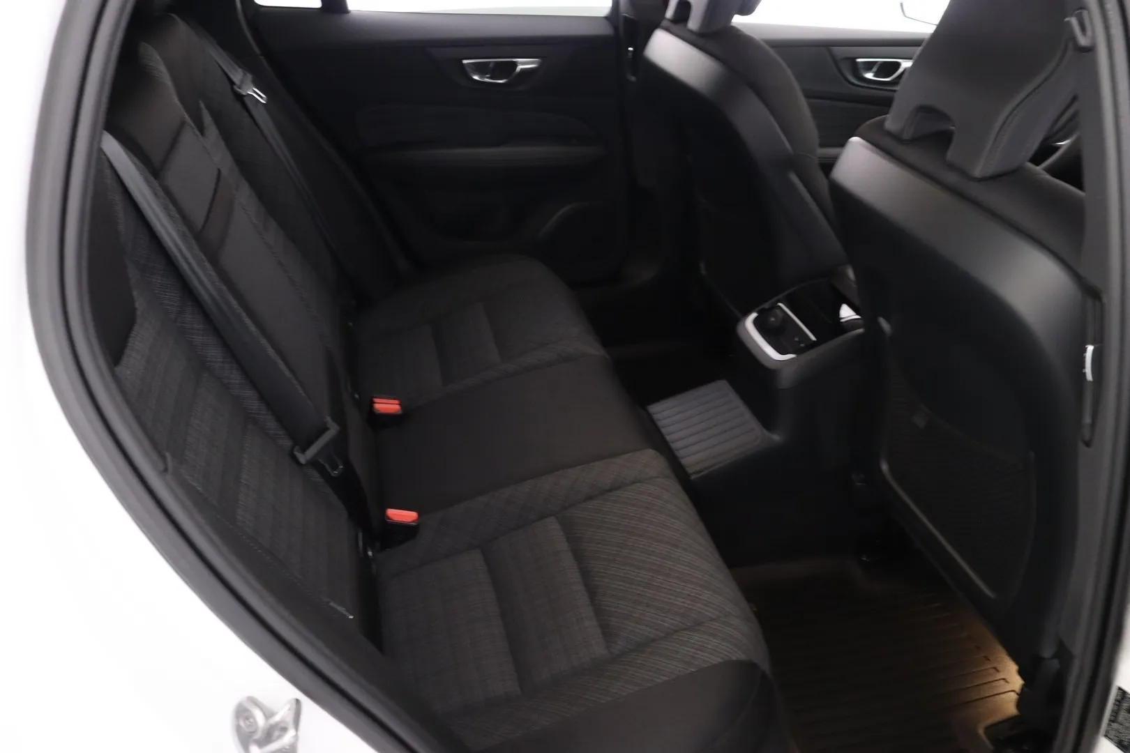 Volvo V60 YLZ-366 carousel image