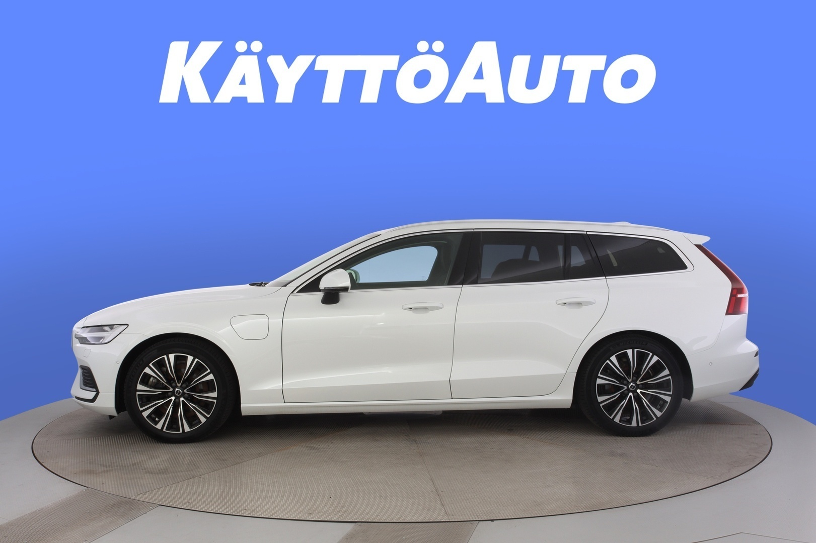 Volvo V60 T6 AWD Long Range Core aut 2022, photo 2/37