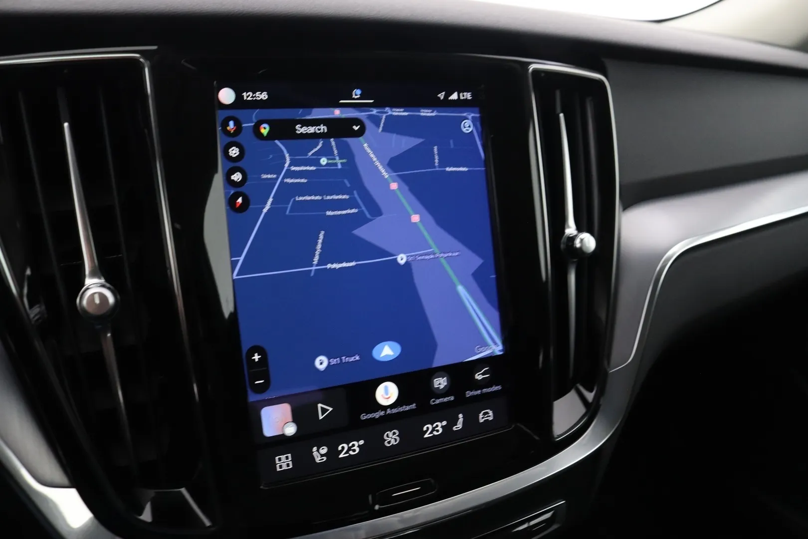 Volvo V60 YLZ-366 carousel image