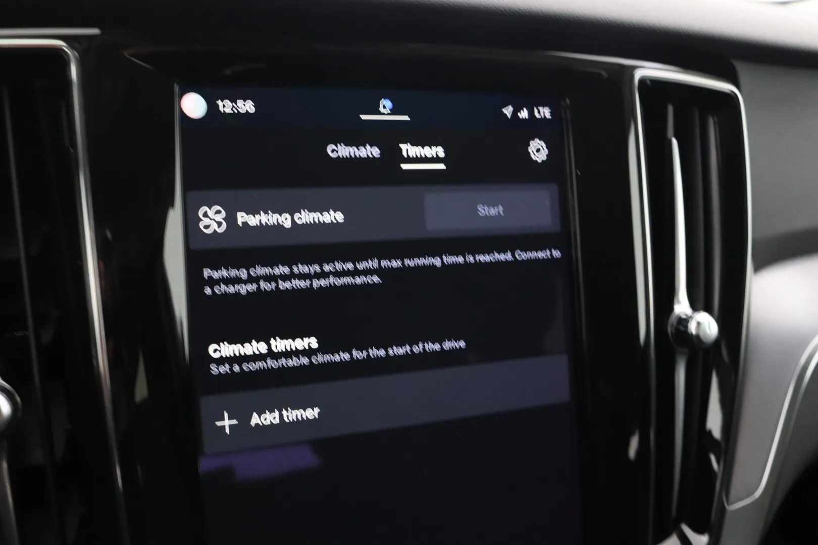 Volvo V60 YLZ-366 carousel image