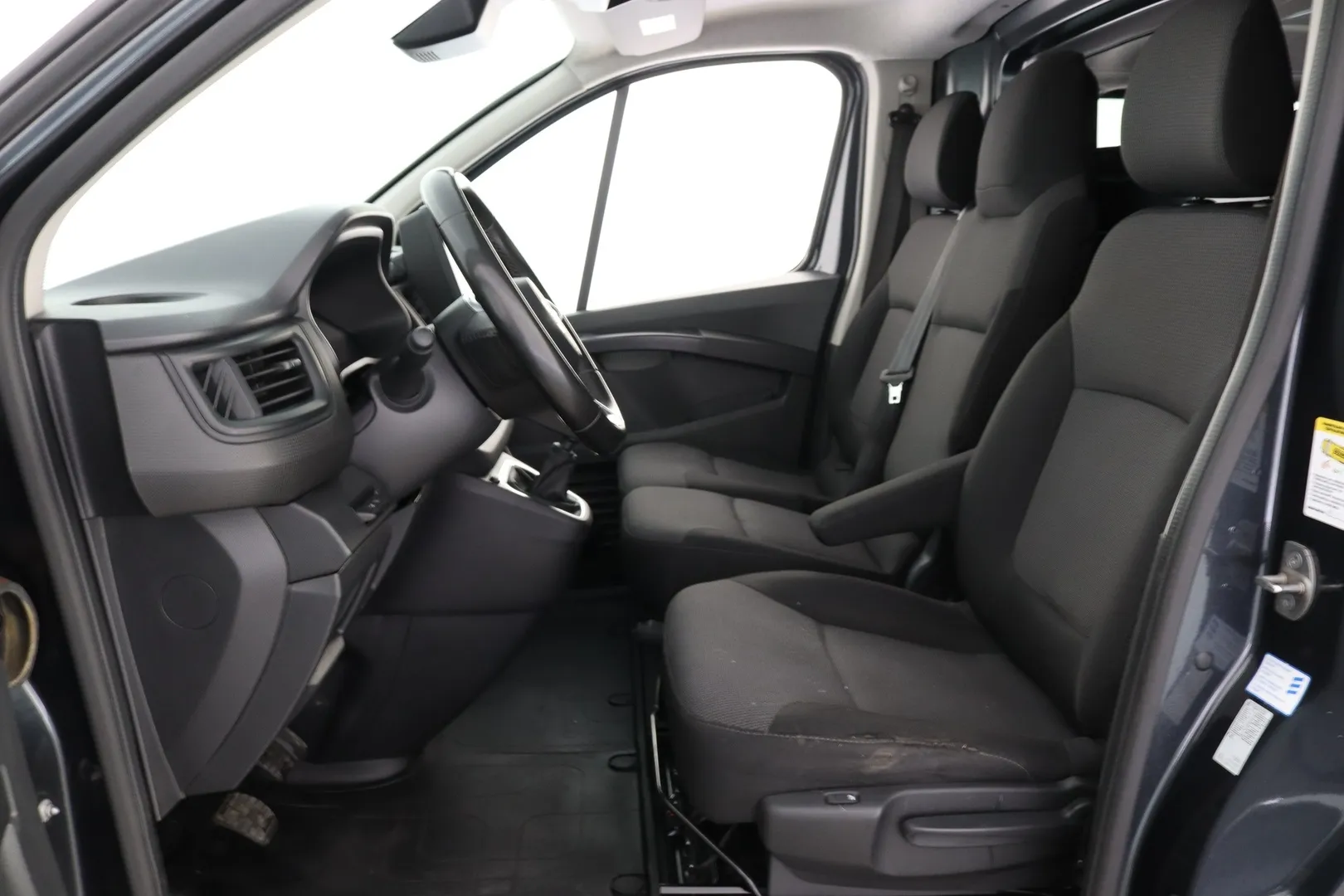 Nissan Primastar FSO-639 carousel image