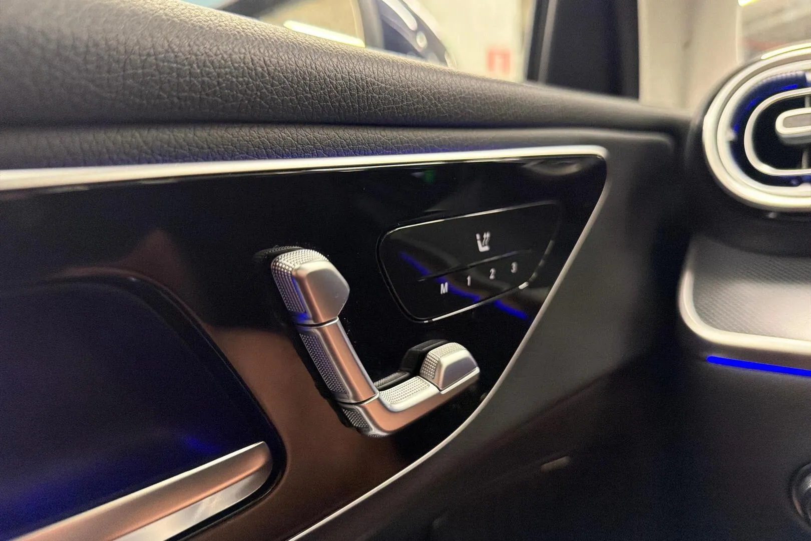 Mercedes-Benz GLC LSK-238 carousel image