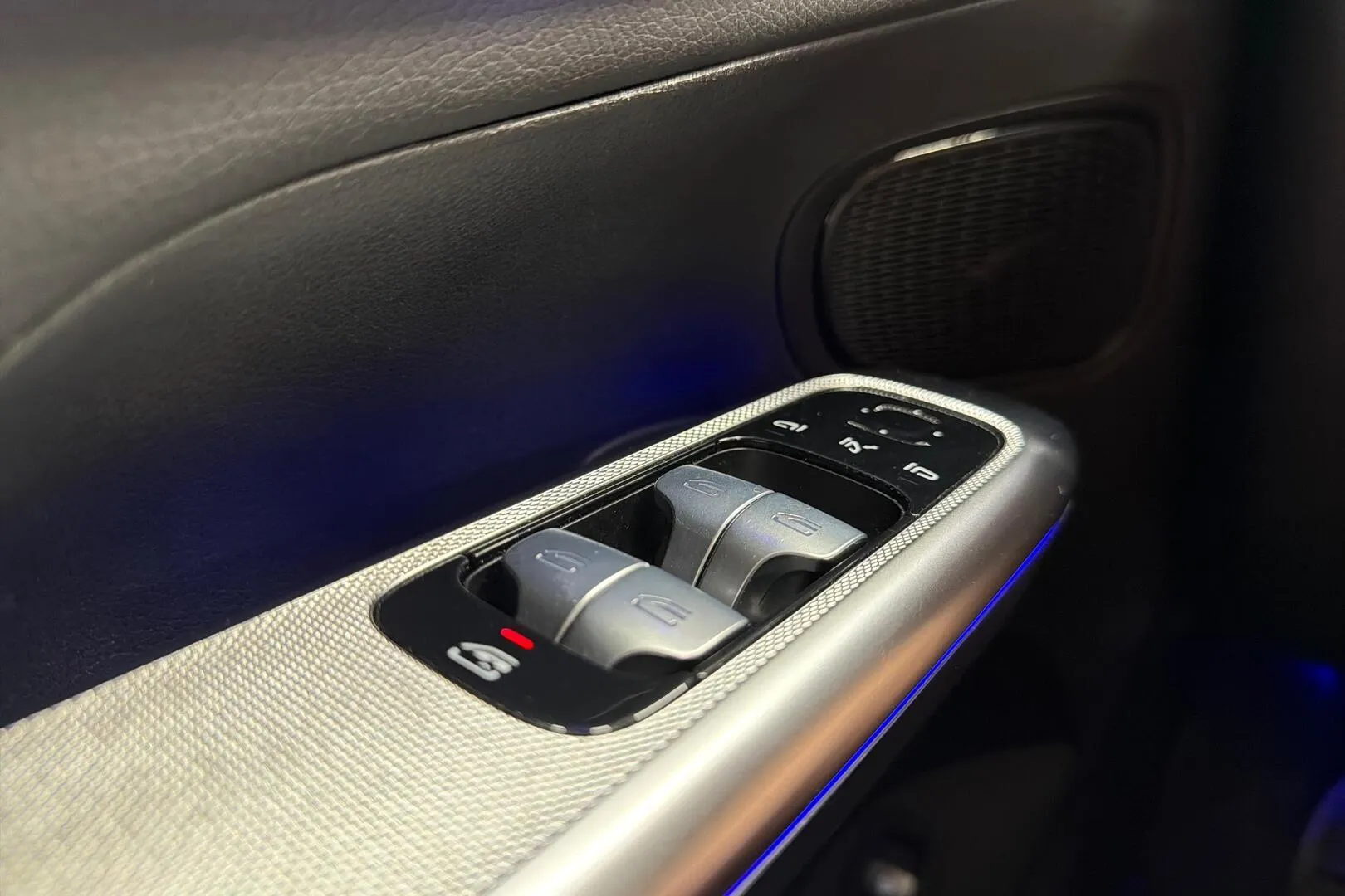 Mercedes-Benz GLC LSK-238 carousel image