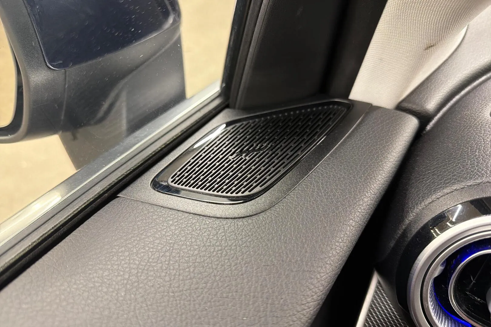 Mercedes-Benz GLC LSK-238 carousel image