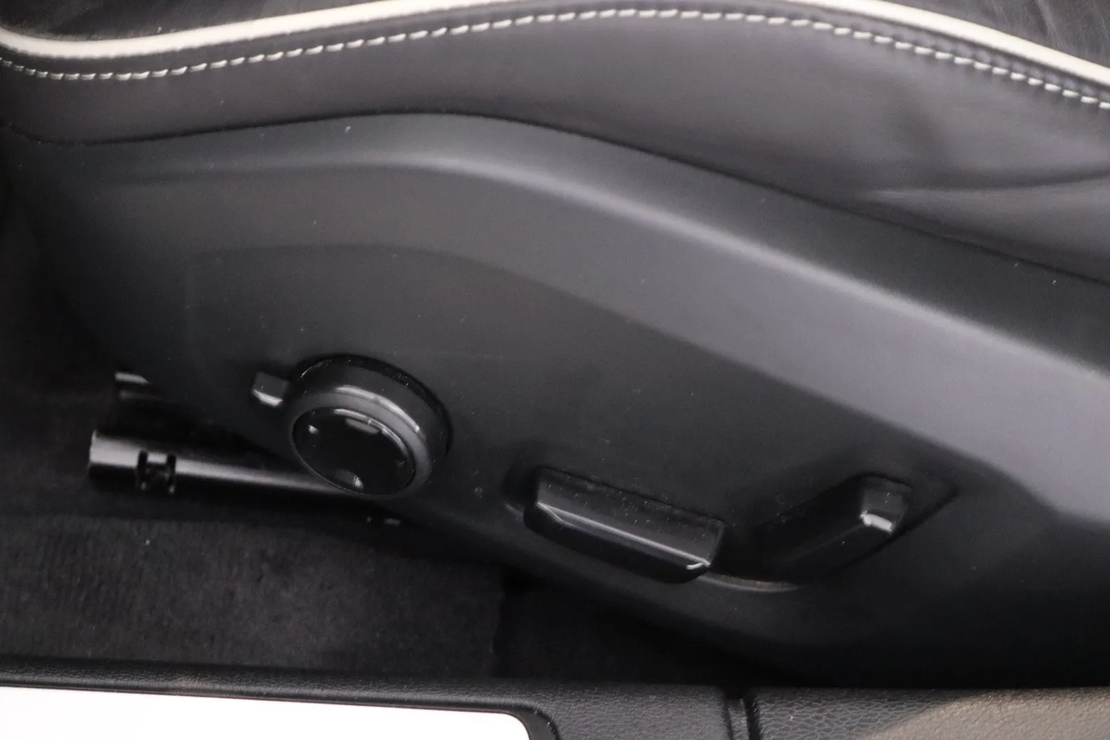 Volvo S60 MPC-242 carousel image