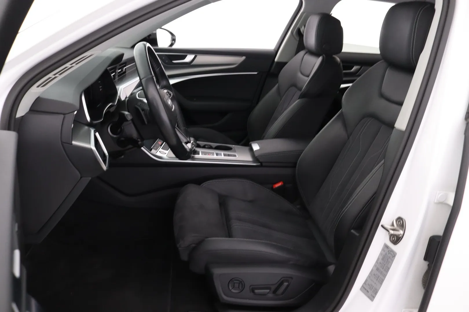 Audi A6 XSJ-906 carousel image