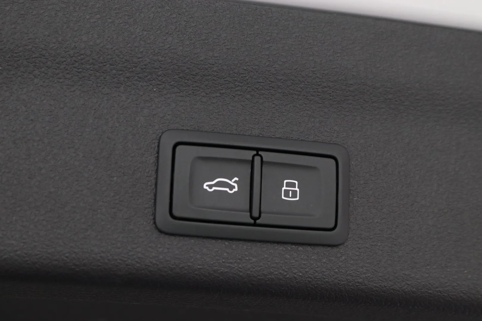 Audi A6 XSJ-906 carousel image