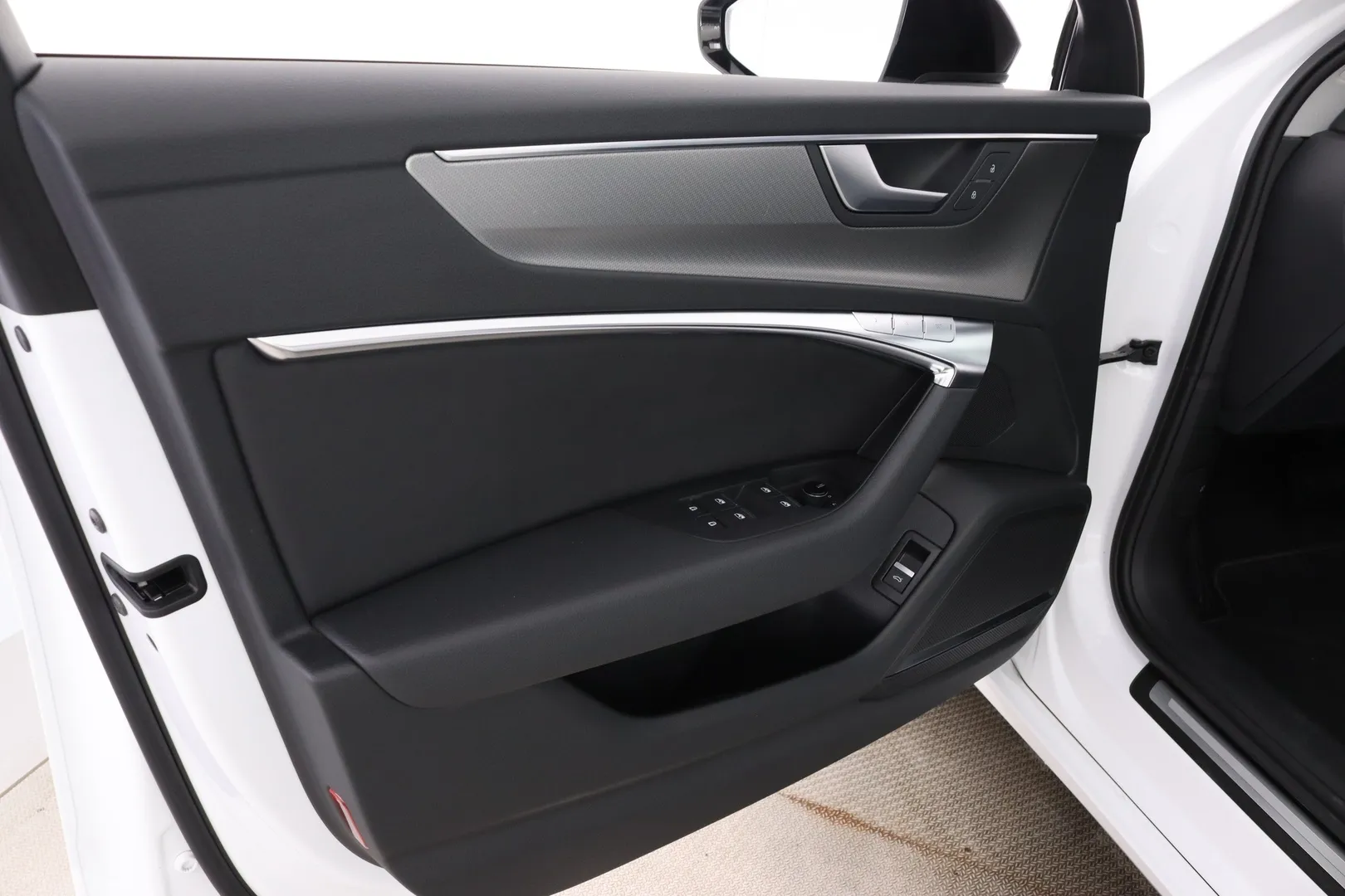 Audi A6 XSJ-906 carousel image