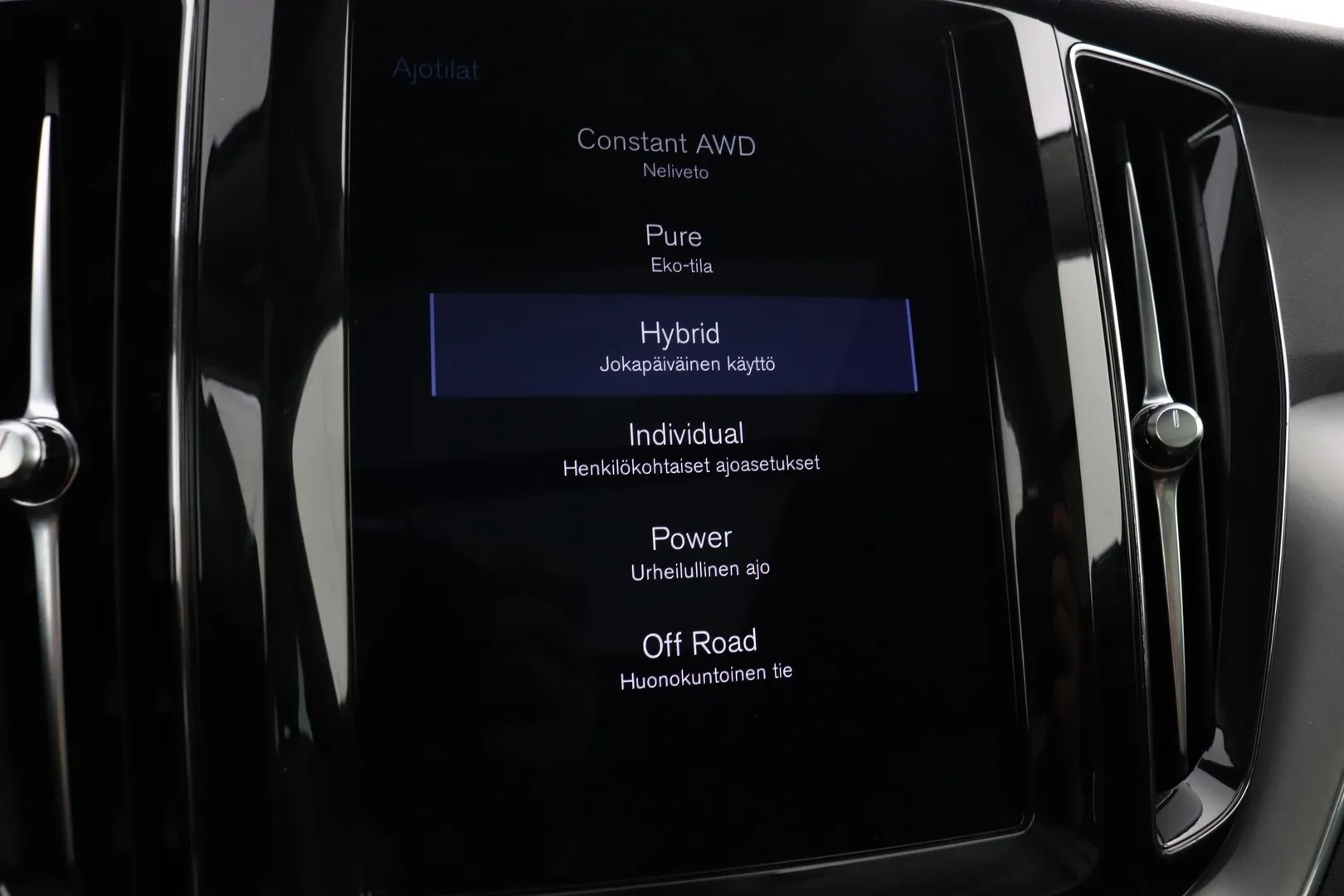 Volvo XC60 MYR-906 carousel image