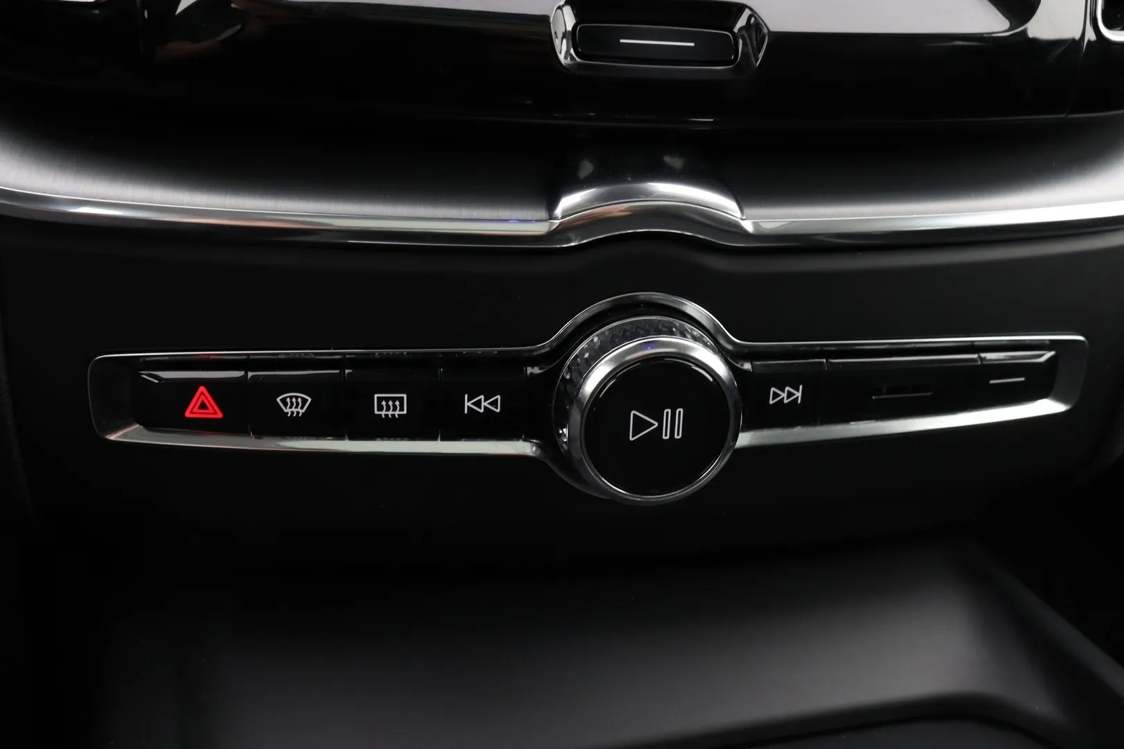Volvo XC60 MYR-906 carousel image