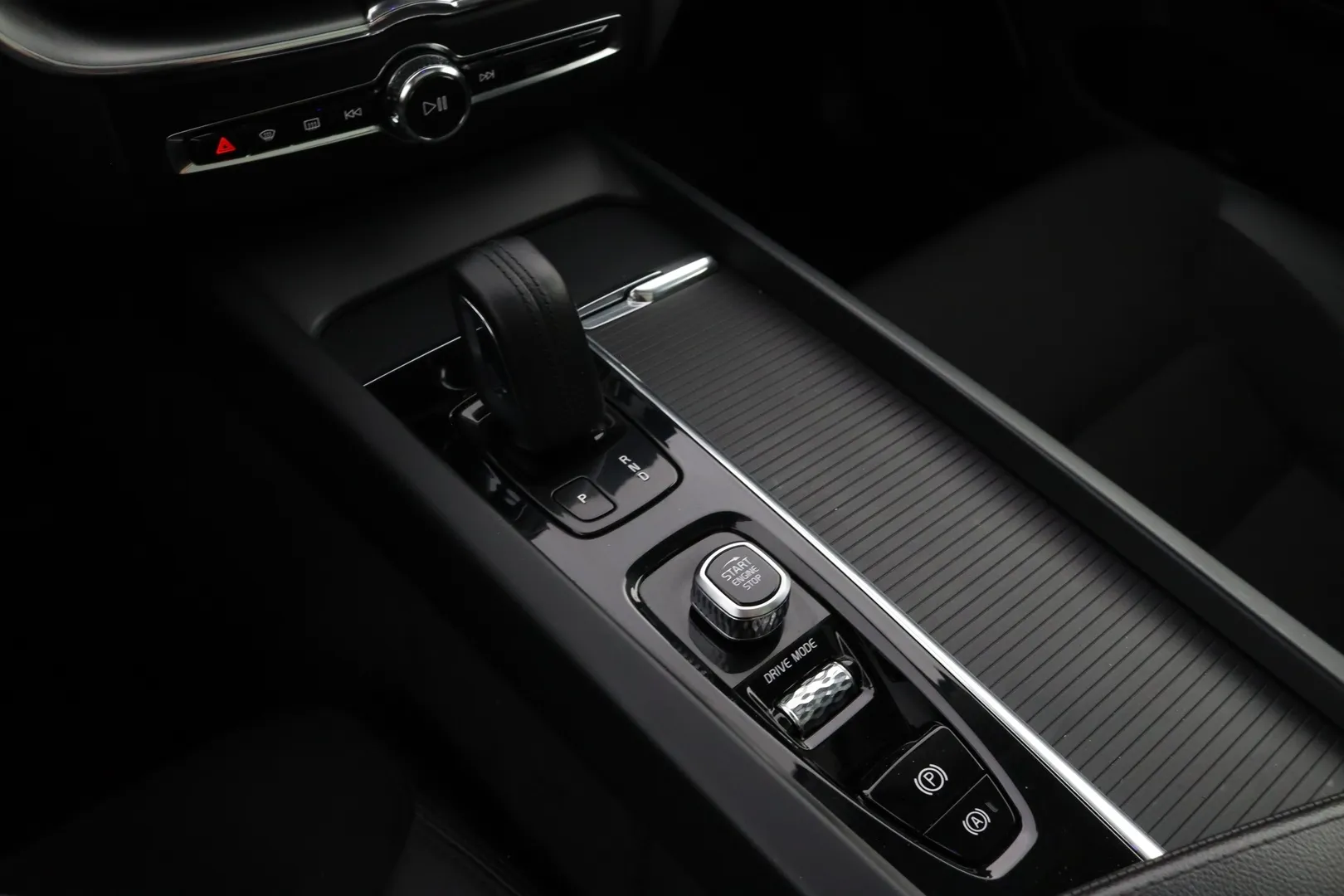 Volvo XC60 MYR-906 carousel image