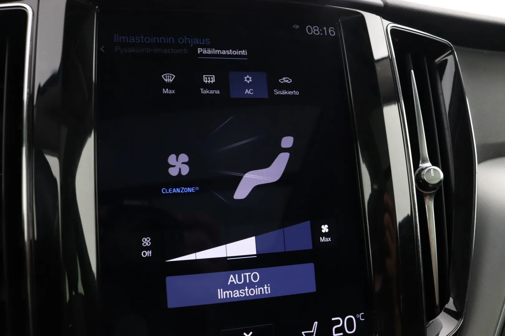 Volvo XC60 MYR-906 carousel image