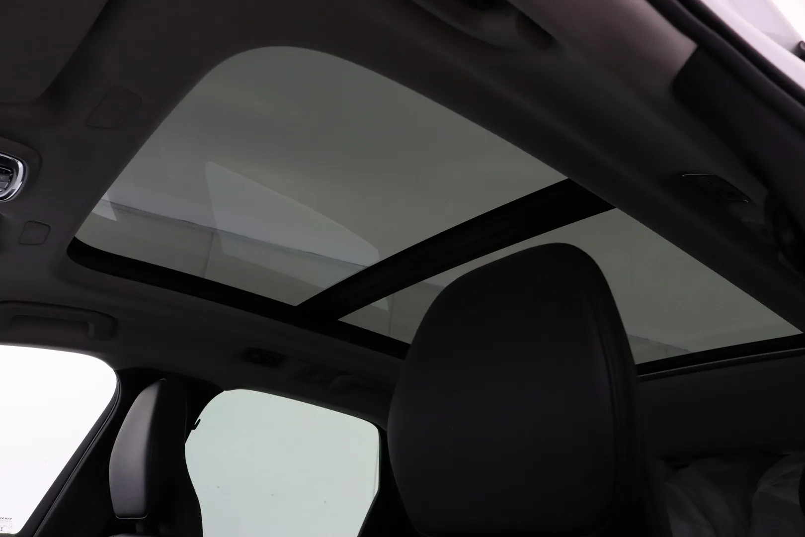 Volvo XC60 MYR-906 carousel image
