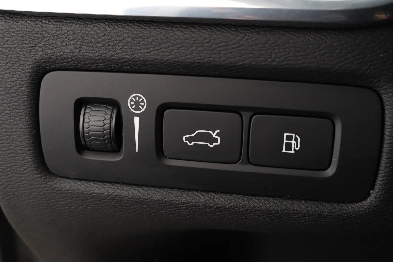 Volvo XC60 MYR-906 carousel image