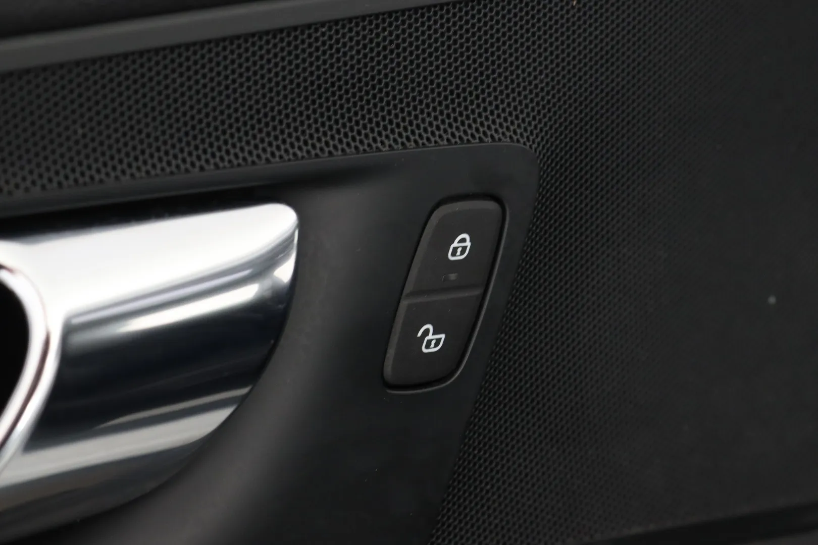 Volvo XC60 MYR-906 carousel image