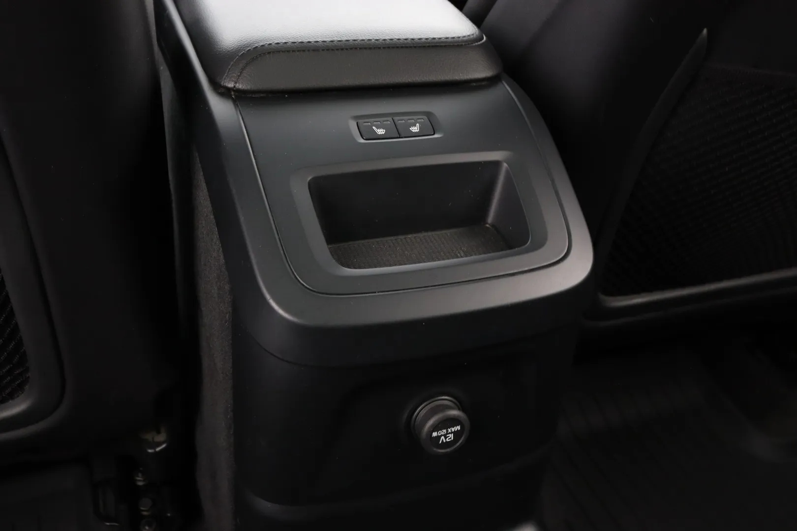 Volvo XC60 MYR-906 carousel image