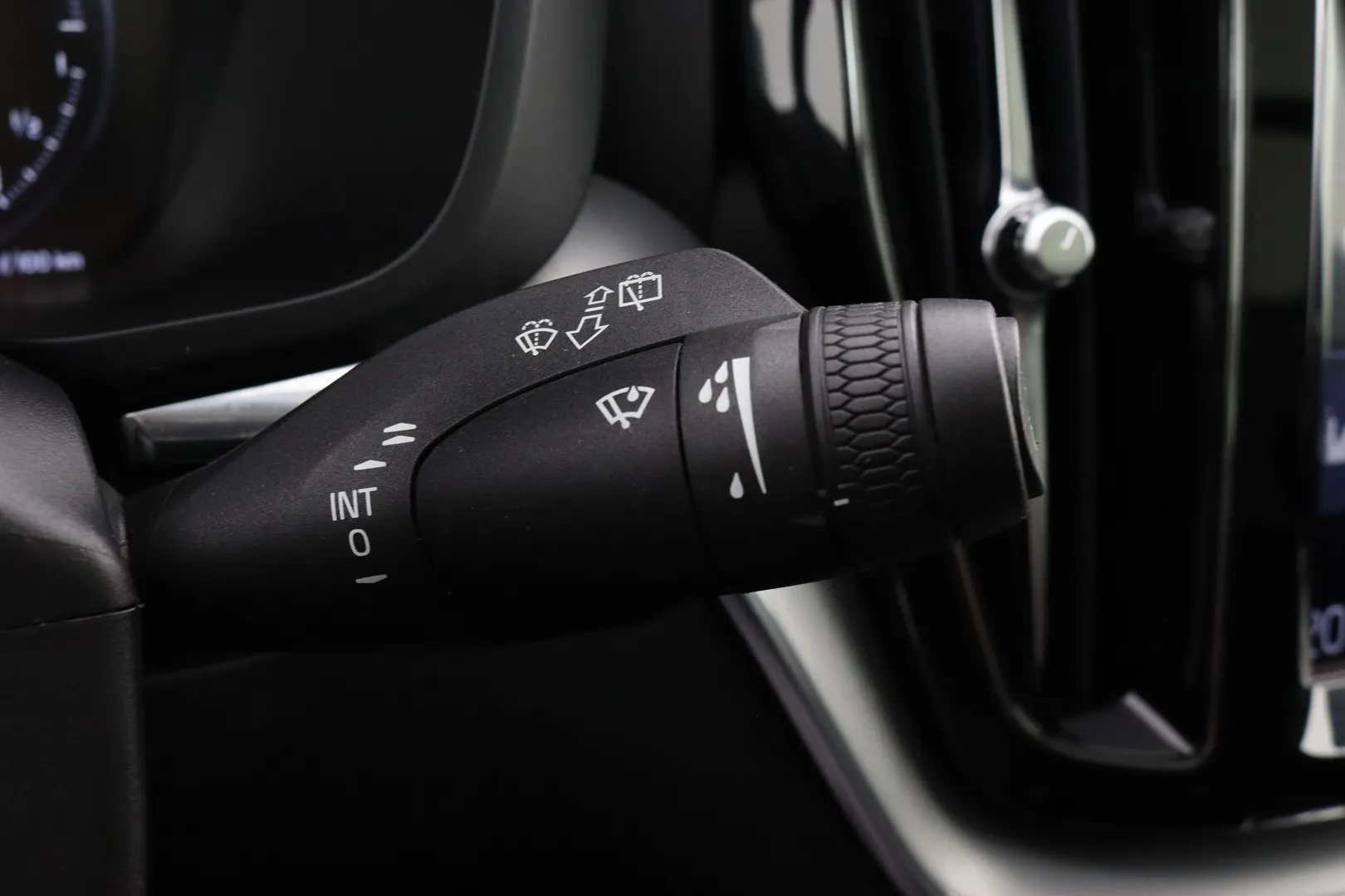 Volvo XC60 MYR-906 carousel image