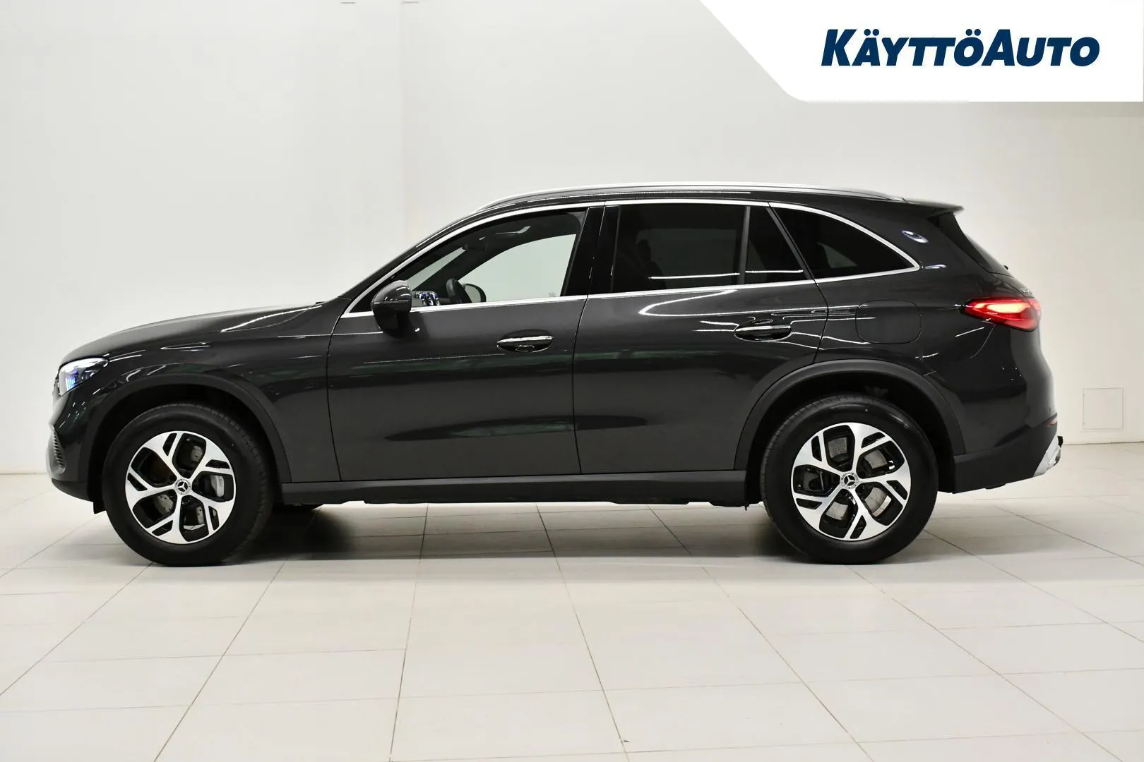 Mercedes-Benz GLC CRA-120 carousel image