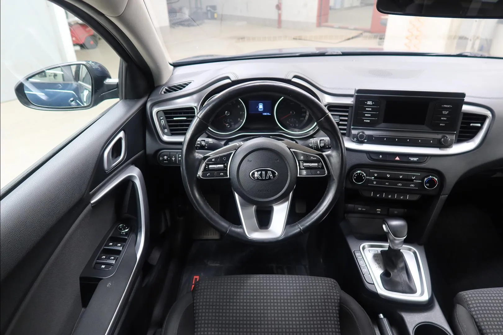 Kia Ceed ESP-720 carousel image