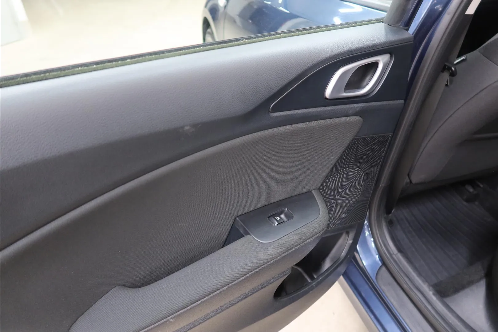 Kia Ceed ESP-720 carousel image