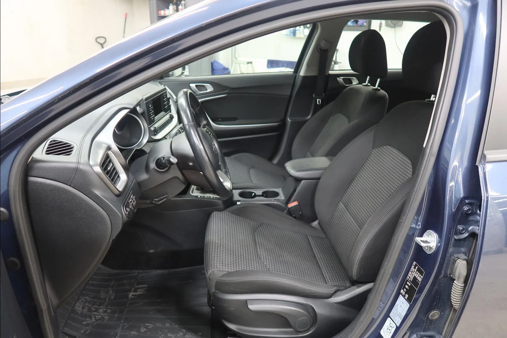Kia Ceed ESP-720 carousel image