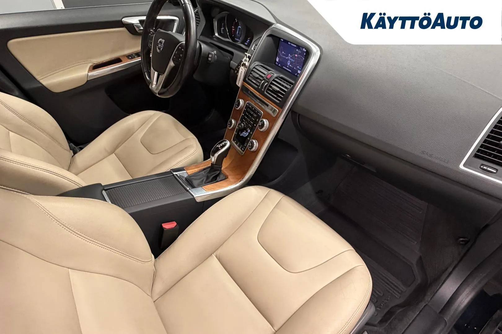 Volvo XC60 JOI-694 carousel image